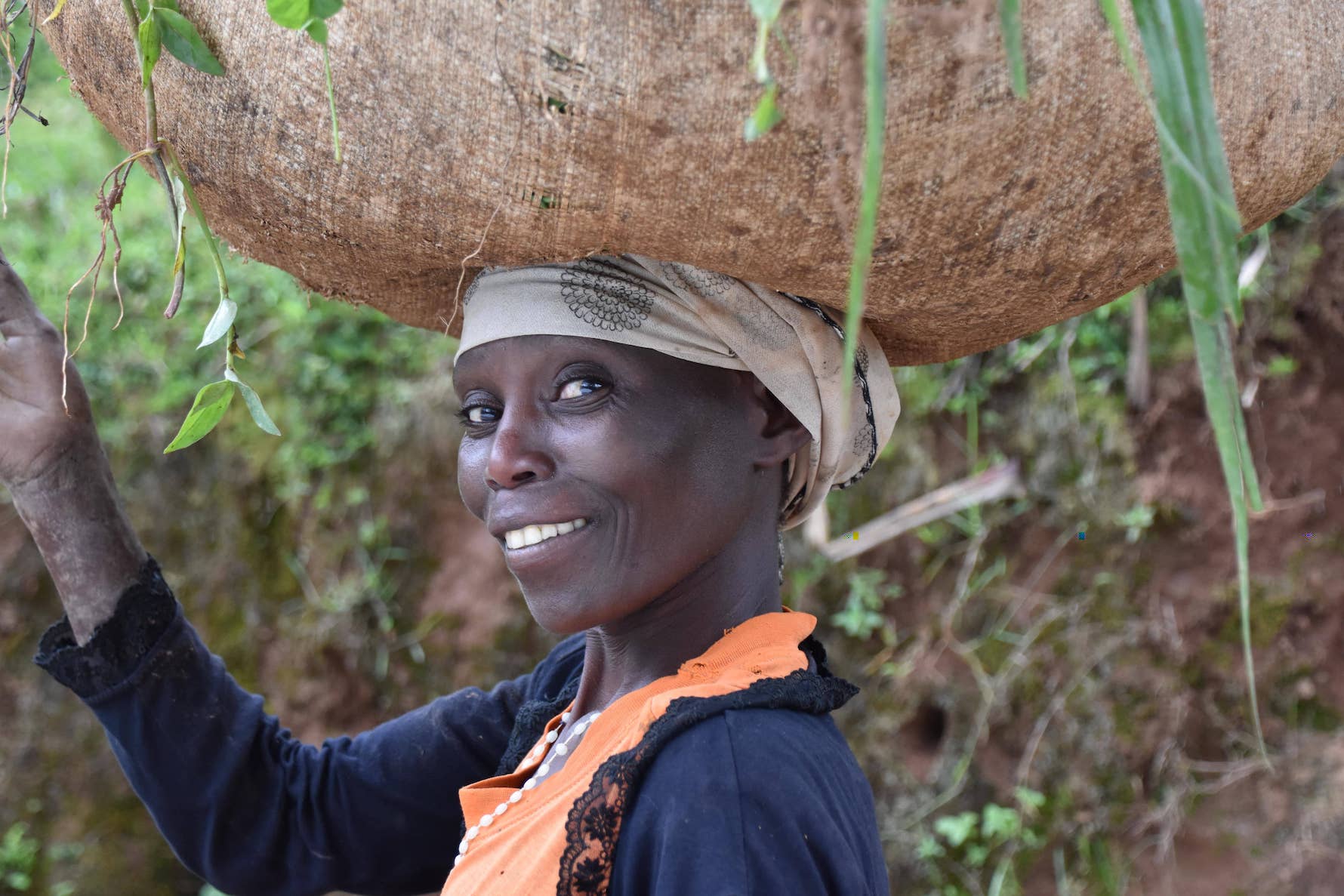 13 portrait femme Rwanda.jpg